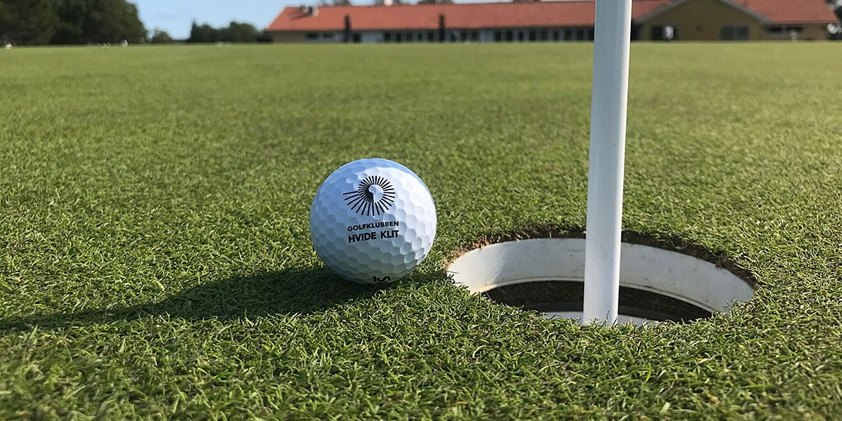 Golfbold Ved Hul